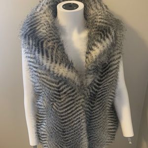 Jack by BB Dakota Gray & Ivory Faux Fur Vest